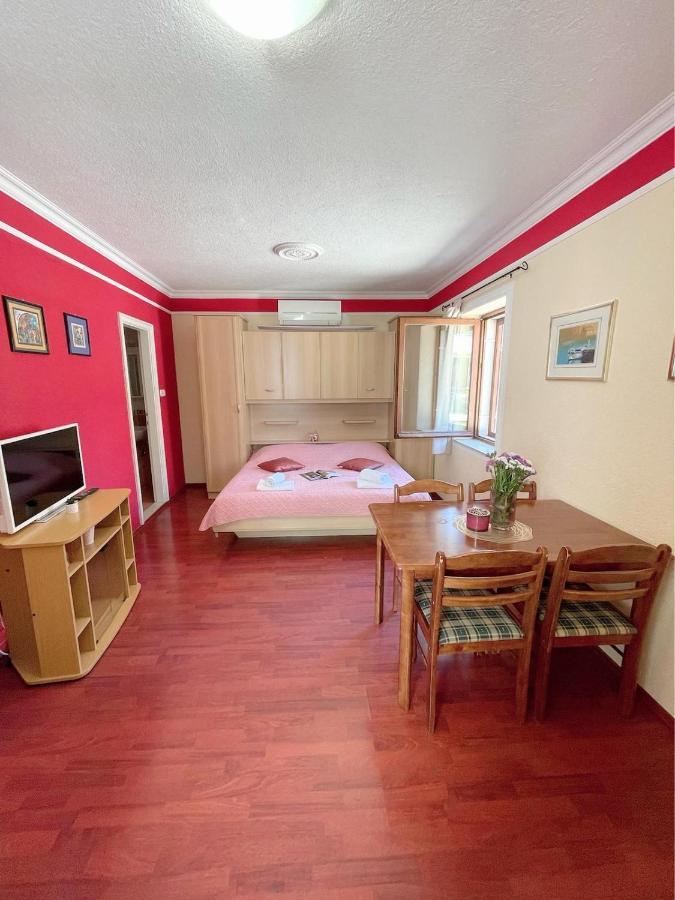 House Ivancic-Free Parking Trogir Quarto foto